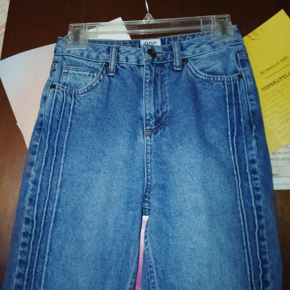BDG Mom Jeans - Ribbed Seam Detail 25" - Picture 5 of 9